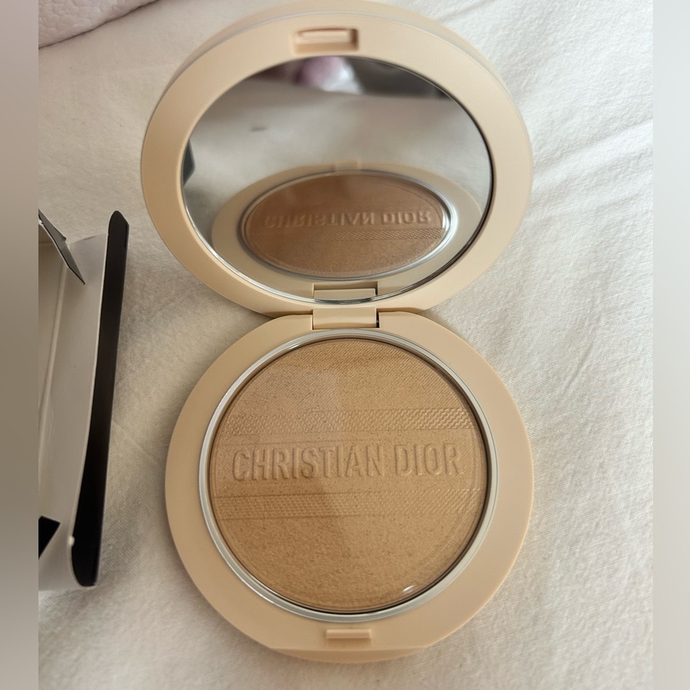 Dior Forever Couture Luminizer intense highlighting powder